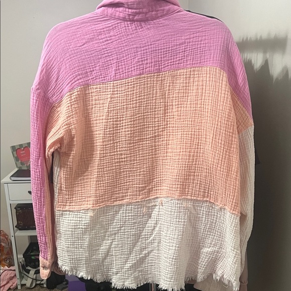 Colorblock Button-Up Shirt - Picture 3 of 3